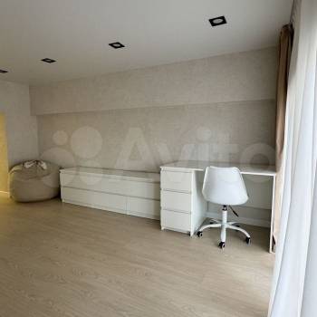 Продается Многокомнатная квартира, 82 м²