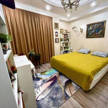 Продается Многокомнатная квартира, 90 м²