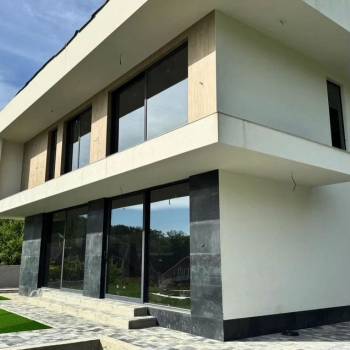 Продается Дом, 220 м²