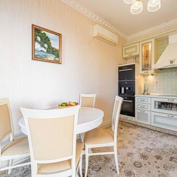 Продается Многокомнатная квартира, 172 м²