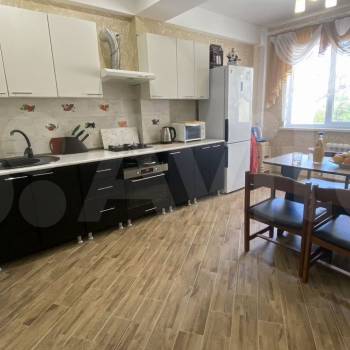 Продается Многокомнатная квартира, 74,7 м²