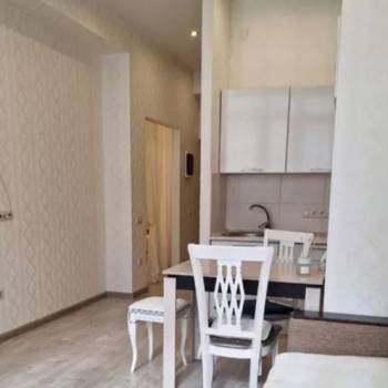 Продается 1-комнатная квартира, 32 м²