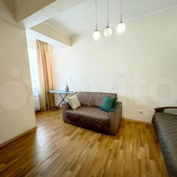 Продается 1-комнатная квартира, 37 м²