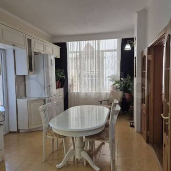 Продается Многокомнатная квартира, 114 м²
