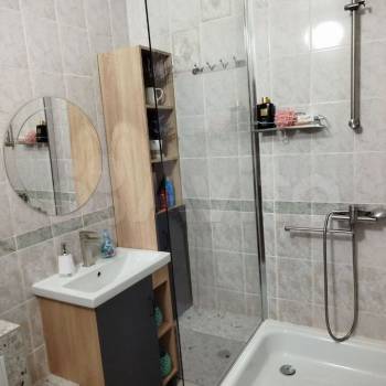 Продается Многокомнатная квартира, 100 м²