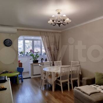 Продается Многокомнатная квартира, 100 м²
