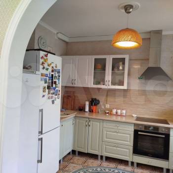 Продается Многокомнатная квартира, 100 м²