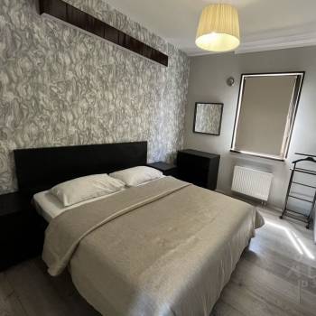 Сдается 2-х комнатная квартира, 100 м²