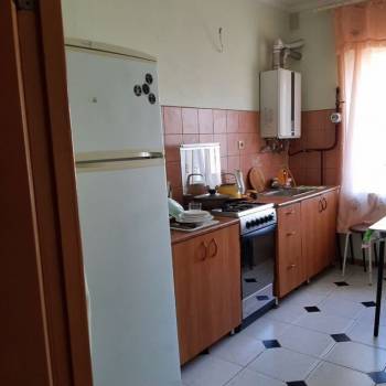 Продается 1-комнатная квартира, 37 м²