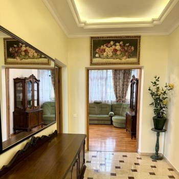 Продается Многокомнатная квартира, 136 м²