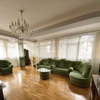 Продается Многокомнатная квартира, 136 м²