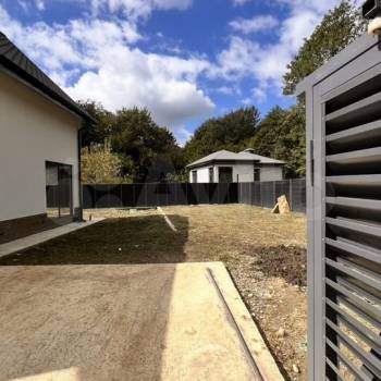 Продается Дом, 180 м²