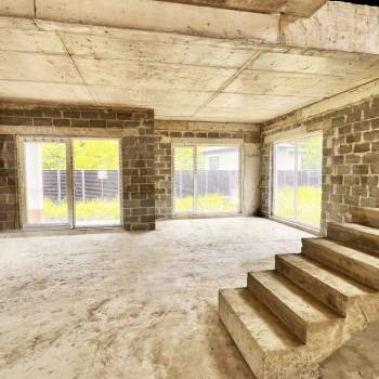 Продается Дом, 180 м²