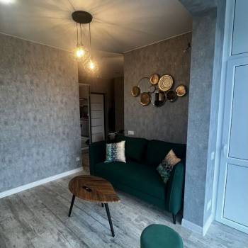 Продается 1-комнатная квартира, 256 м²