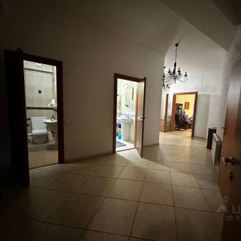 Продается 3-х комнатная квартира, 162,8 м²