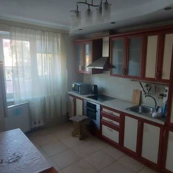 Продается Многокомнатная квартира, 84 м²