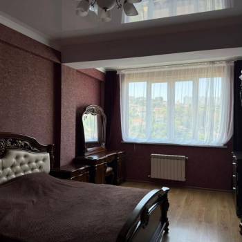 Сдается 1-комнатная квартира, 60 м²