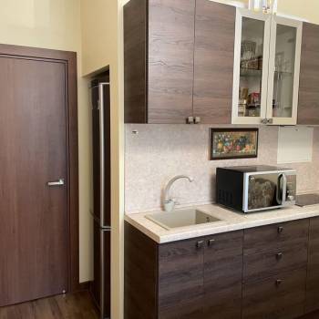 Продается 1-комнатная квартира, 42 м²