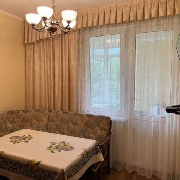 Продается 1-комнатная квартира, 42 м²