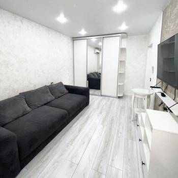 Продается 1-комнатная квартира, 32 м²