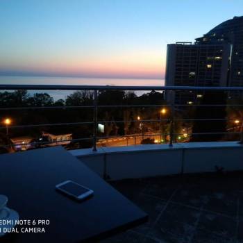 Продается 1-комнатная квартира, 170 м²