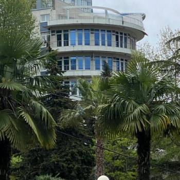 Продается 1-комнатная квартира, 170 м²