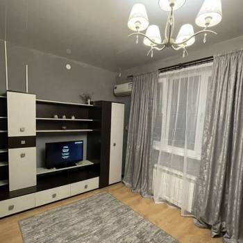 Сдается 1-комнатная квартира, 35 м²