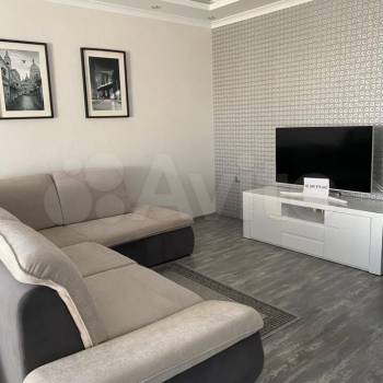 Сдается 1-комнатная квартира, 60 м²