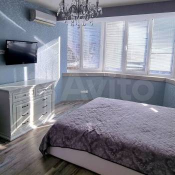 Продается 1-комнатная квартира, 50 м²