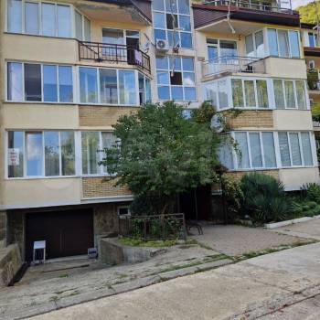 Продается 1-комнатная квартира, 50 м²