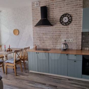 Продается 1-комнатная квартира, 50 м²