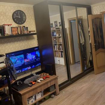 Продается 1-комнатная квартира, 42 м²