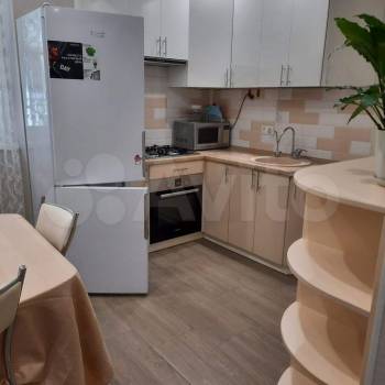 Сдается Многокомнатная квартира, 60 м²