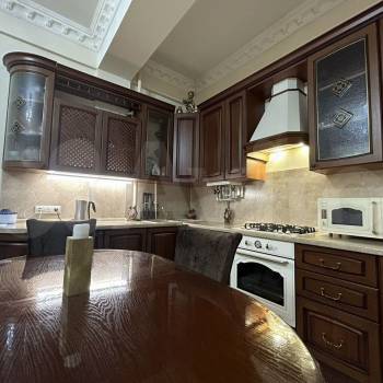 Сдается 1-комнатная квартира, 89,9 м²