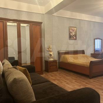 Сдается 1-комнатная квартира, 89,9 м²