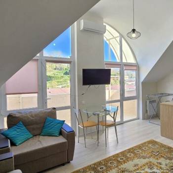 Продается 1-комнатная квартира, 37 м²