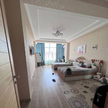 Продается 3-х комнатная квартира, 150 м²