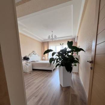 Продается 3-х комнатная квартира, 150 м²