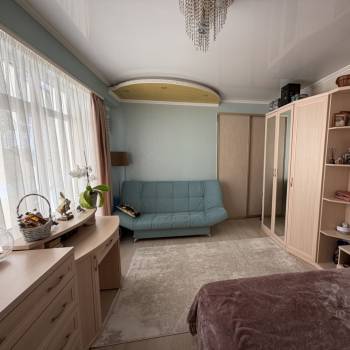 Продается 1-комнатная квартира, 32 м²