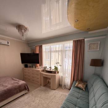 Продается 1-комнатная квартира, 32 м²