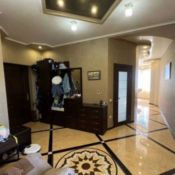 Продается Многокомнатная квартира, 106 м²