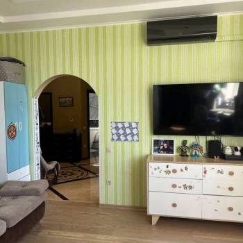 Продается Многокомнатная квартира, 106 м²