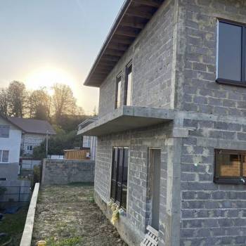 Продается Дом, 194 м²