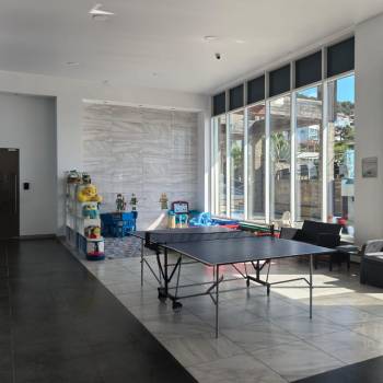 Продается 1-комнатная квартира, 70 м²