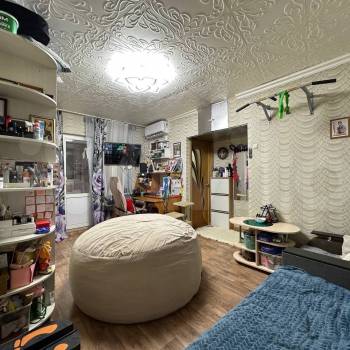 Продается 1-комнатная квартира, 32 м²