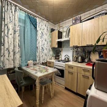 Продается 1-комнатная квартира, 32 м²