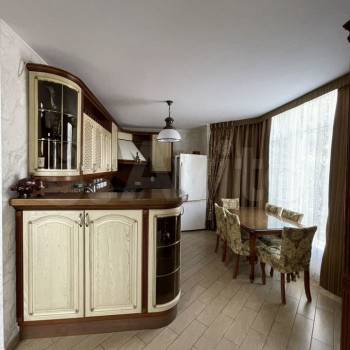 Продается Дом, 180 м²