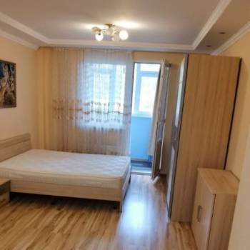 Сдается 1-комнатная квартира, 60,8 м²