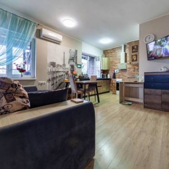 Продается 1-комнатная квартира, 50 м²