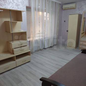 Сдается 1-комнатная квартира, 42 м²